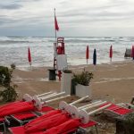 Maltempo, Uragano “Zorbas” sul mar Jonio: il mare in tempesta “cancella” la spiaggia di Sampieri e si abbatte sul lungomare [FOTO LIVE]