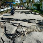 Terremoto e Tsunami in Indonesia, le sconvolgenti immagini della liquefazione del suolo a Petobo: “migliaia di morti, ma i corpi non li troveremo mai”