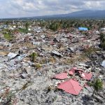 Terremoto e Tsunami in Indonesia, le sconvolgenti immagini della liquefazione del suolo a Petobo: “migliaia di morti, ma i corpi non li troveremo mai”