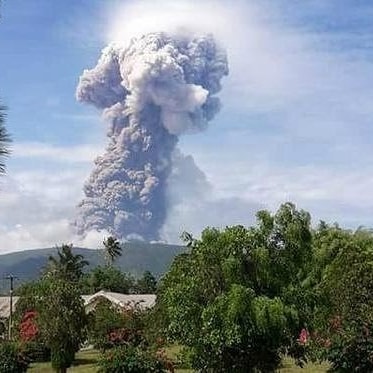 eruzione vulcano soputan indonesia