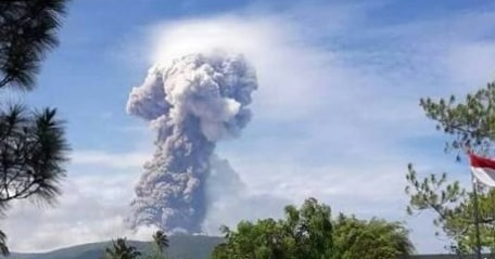 eruzione vulcano soputan indonesia