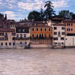 Il Brenta spaventa Bassano del Grappa: Ponte degli Alpini “sorvegliato speciale” [FOTO LIVE]