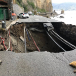 Maltempo Liguria, ecco la strada che collega Portofino a Santa Margherita vista dall’alto: completamente distrutta dalla furia del mare [FOTO e VIDEO]