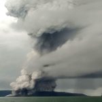 Tsunami Indonesia: si alza il livello di allerta per il vulcano Anak Krakatau [GALLERY]