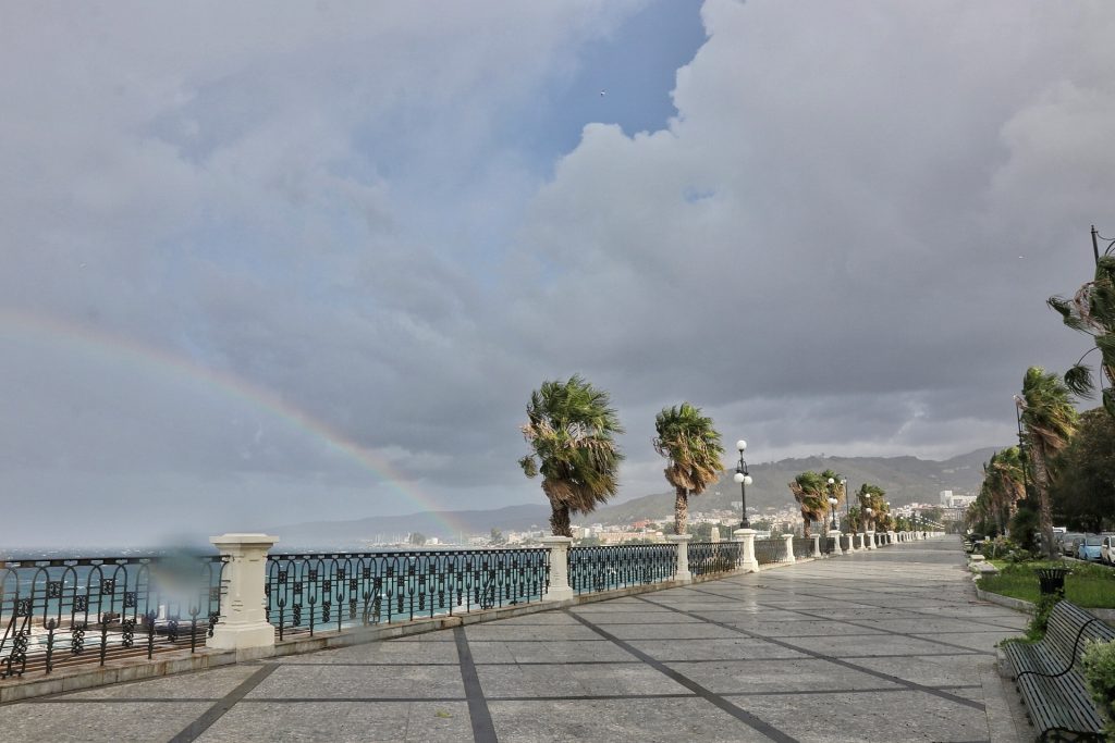 arcobaleno mareggiata maltempo Reggio Calabria