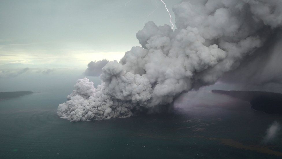 vulcano anak krakatau indonesia 2