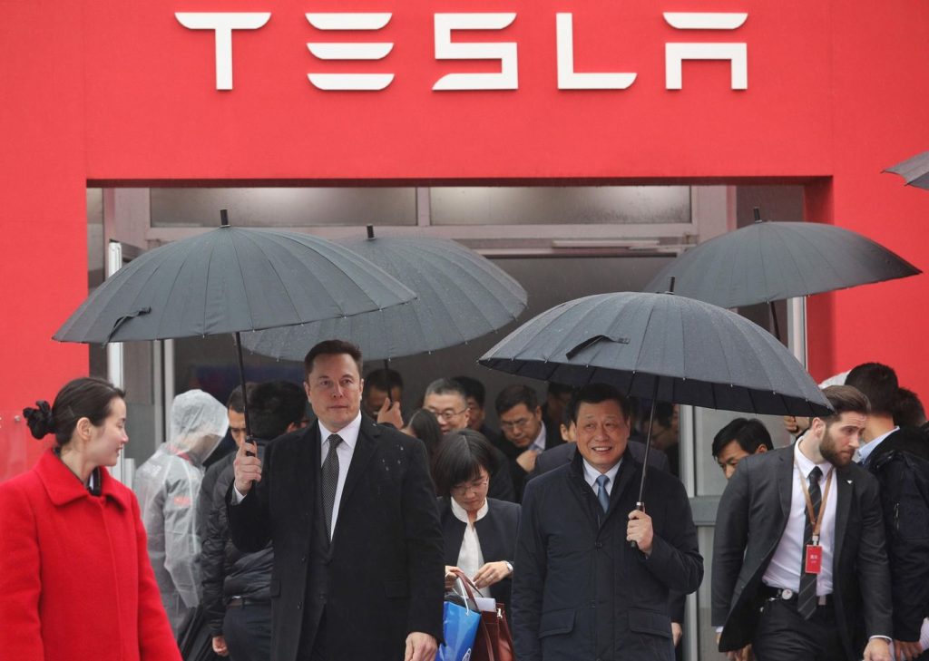 tesla shanghai auto elettriche