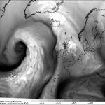 Ciclonegenesi esplosiva sul Nord Atlantico: in atto una “bomba meteorologica” da record [MAPPE]