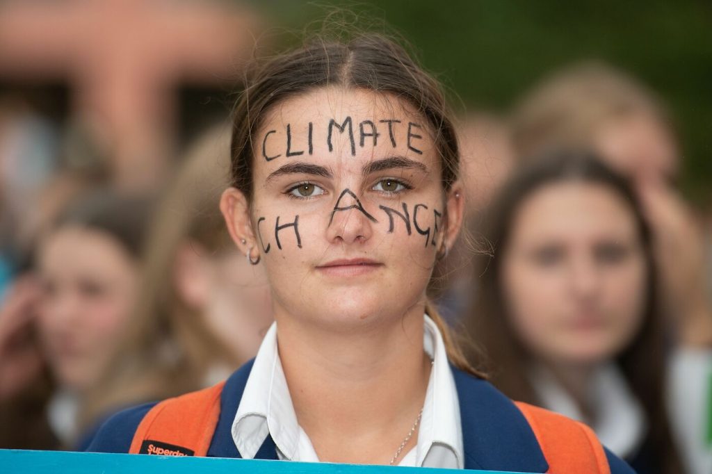 Studenti in fila per il pianeta