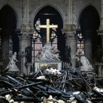 Parigi, incendio in Notre-Dame: salvo il gallo della guglia