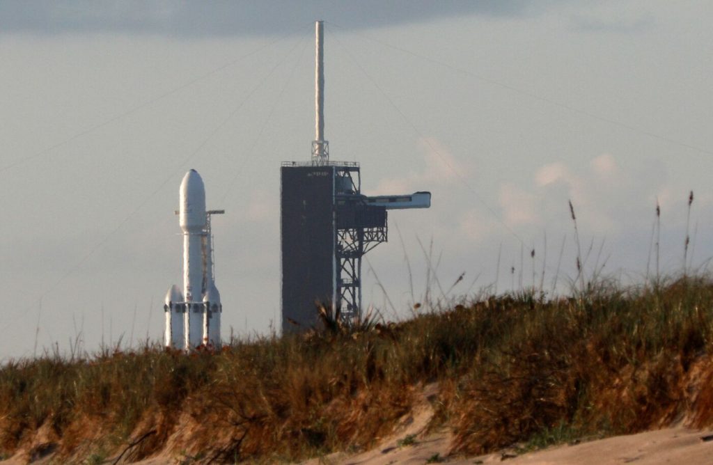 SpaceX, il primo lancio commerciale di Falcon Heavy