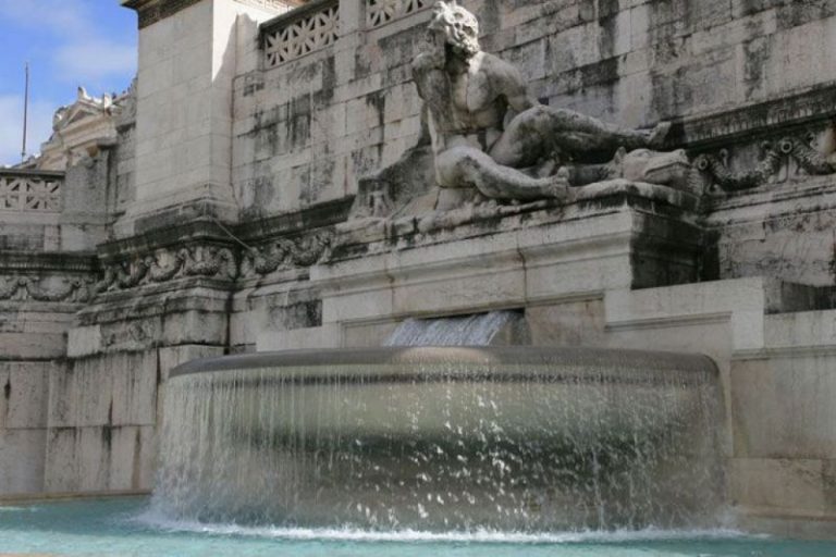 fontana del vittoriano roma