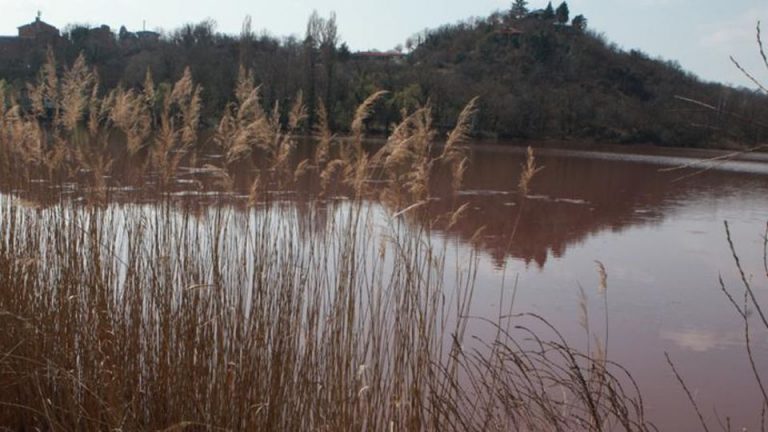 lago rosso di san michele ivrea