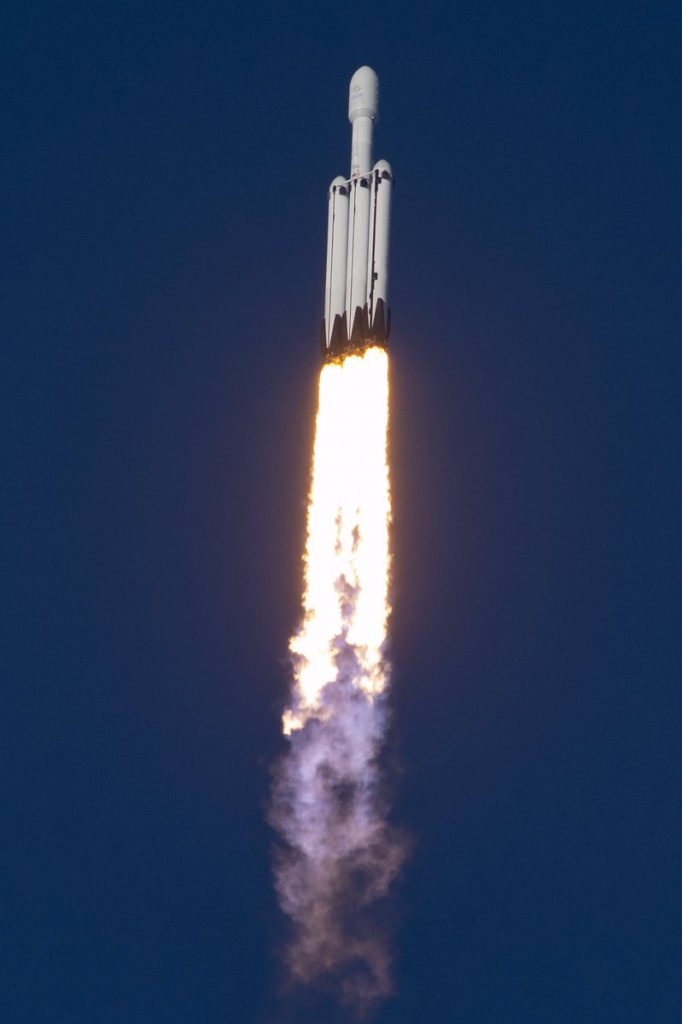 liftoff falcon heavy