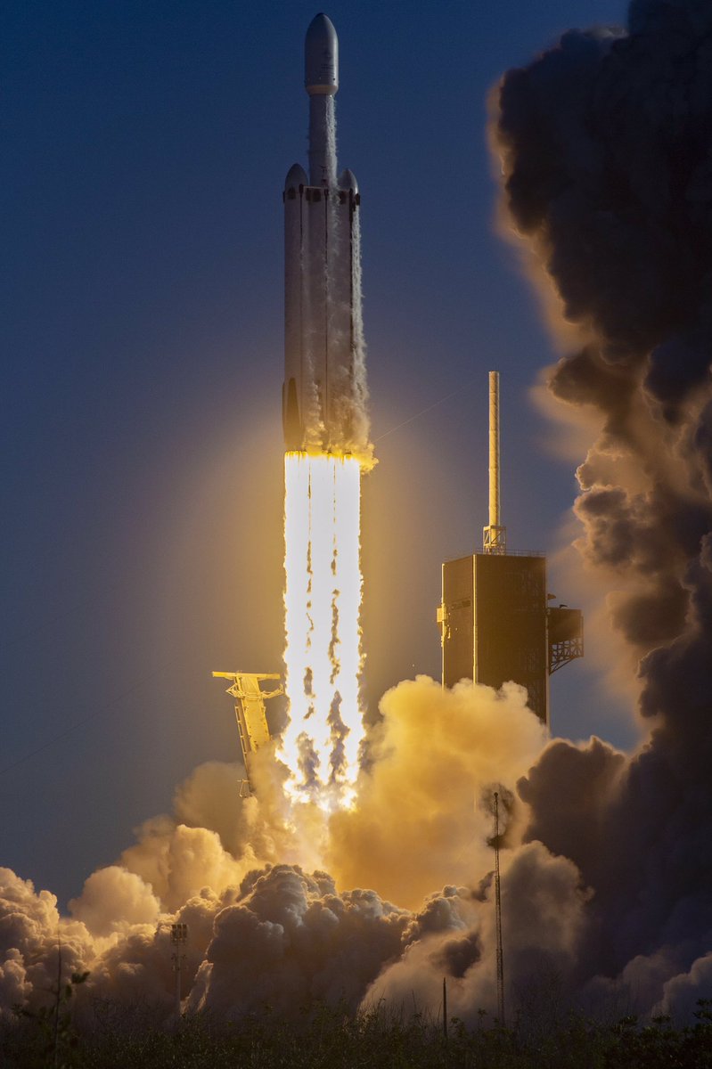 liftoff falcon heavy