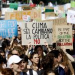 Fridays for Future: migliaia di giovani in corteo a Milano per il clima [GALLERY]