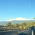 Etna, spettacolo d’Inverno a metà Maggio: tanta neve fresca fino a bassa quota sul vulcano, scenario surreale [FOTO e VIDEO]