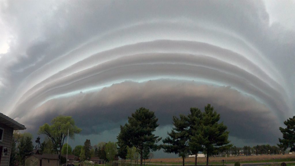 shelf cloud