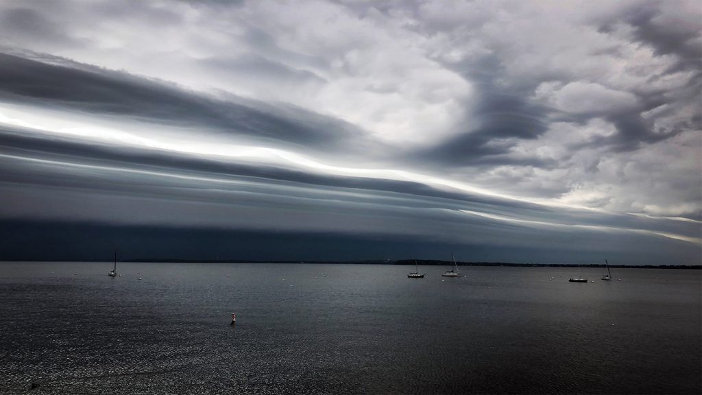 shelf cloud