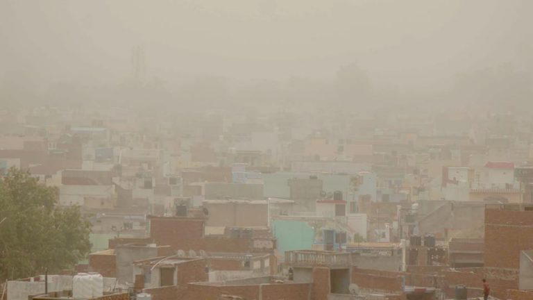 Mainpuri India tempeste sabbia