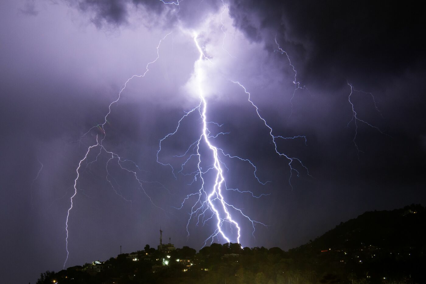 Haiti, immagini spettacolari del temporale a Port-au-Prince