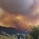 Incendio devastante in Sardegna, inferno di fuoco in Ogliastra: 1.000 sfollati, “sfiorata la strage” [FOTO]