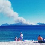 Incendio devastante in Sardegna, inferno di fuoco in Ogliastra: 1.000 sfollati, “sfiorata la strage” [FOTO]