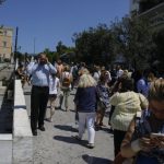 Forte terremoto in Grecia, panico ad Atene: milioni di persone in strada [LIVE]