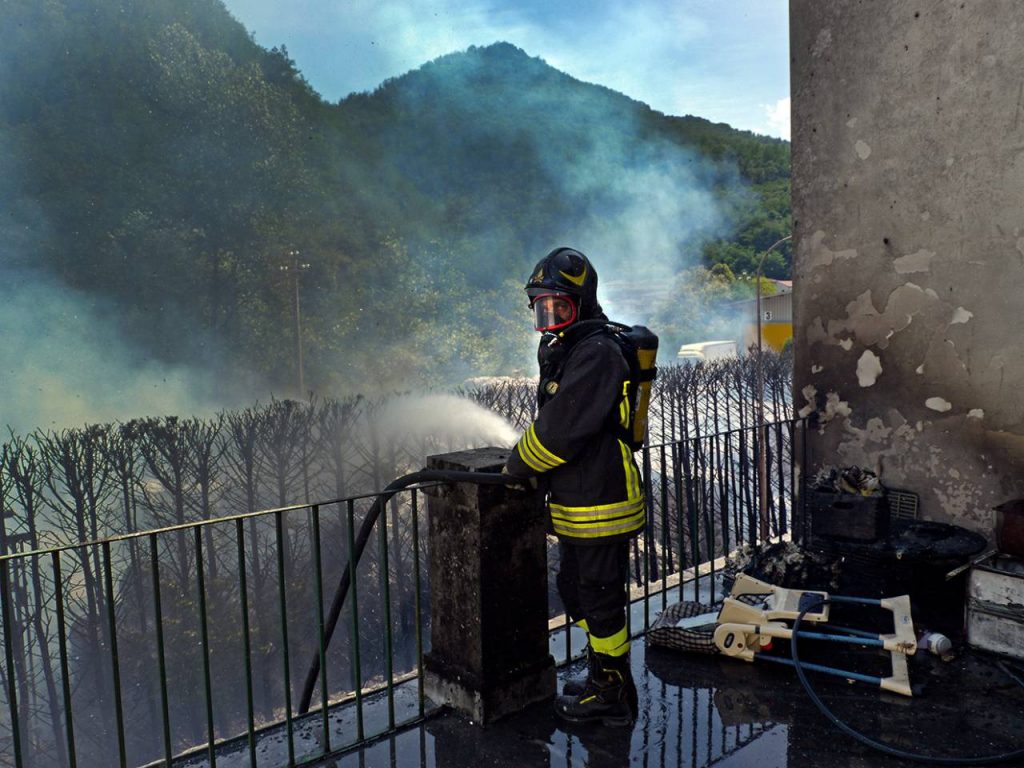 incendio lucca