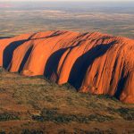 La pietra più grande del mondo? In realtà non è Uluru: alla scoperta del Monte Augustus, la montagna degli indigeni [FOTO]