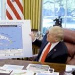 Uragano Dorian, Trump mostra una mappa alterata: “Ha minacciato l’Alabama”. Per tutti è un maldestro tentativo di confermare un tweet sbagliato [FOTO]