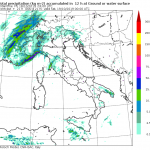 Allerta Meteo, lo scirocco spezza l’Italia in due: piogge alluvionali al Nord/Ovest, caldo estivo al Centro/Sud [MAPPE]