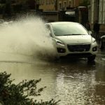 Meteo, grandine, forti venti e strade allagate: violente tempeste hanno colpito l’Ovest della Francia [FOTO e VIDEO]