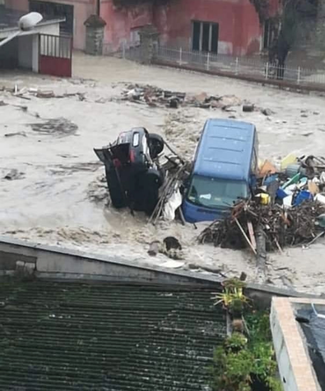 Maltempo, Situazione Drammatica Tra Liguria E Piemonte: Fiumi Esondati ...