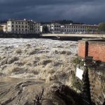 Disastro ad Empoli: la città è sott’acqua, fogne strabordate. Ecco le immagini postate dai cittadini sui social [FOTO]