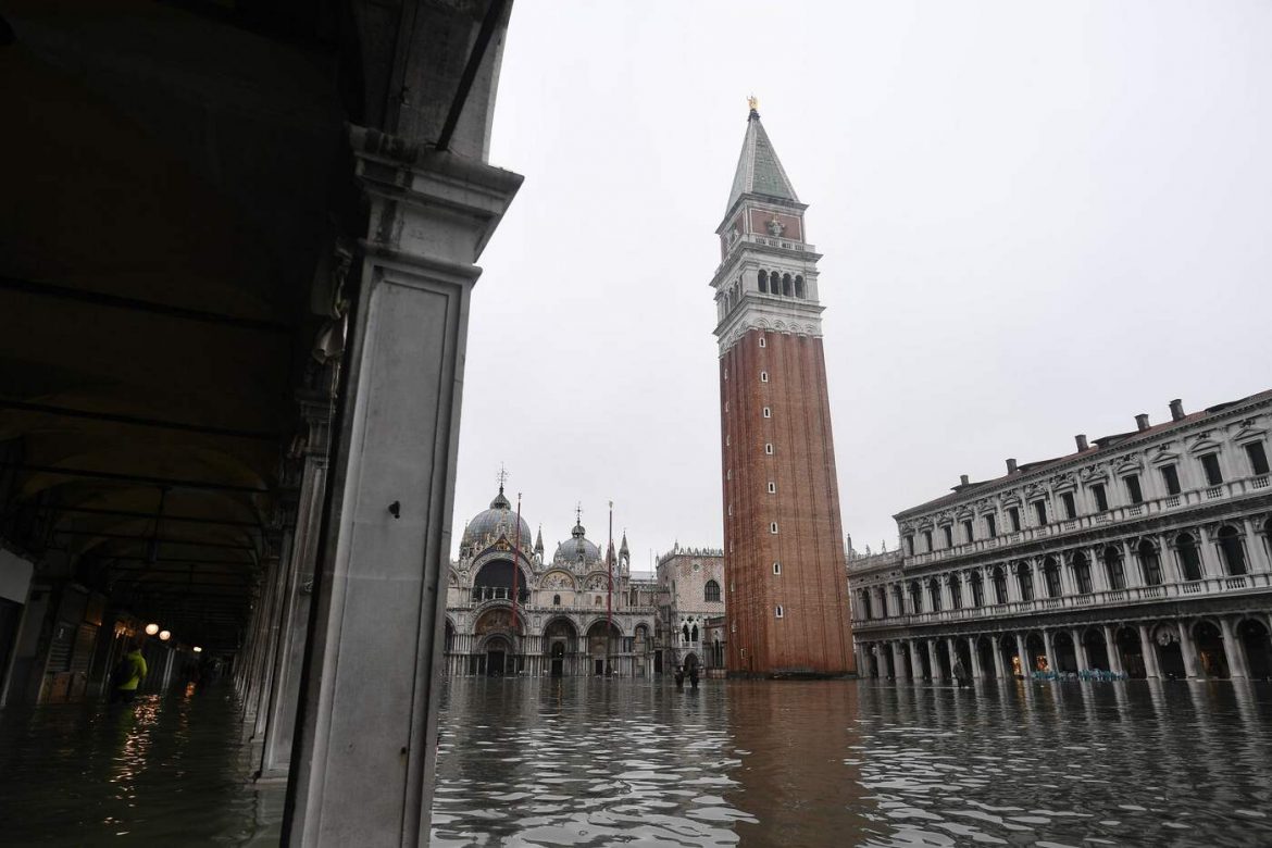 Acqua alta record a Venezia "Evento eccezionale e assolutamente