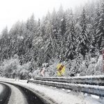 Bomba di NEVE sulle Alpi orientali, situazione drammatica in Alto Adige: esplodono linee ad alta tensione, migliaia isolati al buio. Chiuse A22 e ferrovia [VIDEO LIVE]