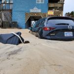 Meteo, violento Nor’easter negli USA: Outer Banks sepolte dalla sabbia [FOTO]