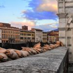 Maltempo, storica piena dell’Arno in Toscana: “non era così dal 1992”. Coprifuoco a Pisa, in azione l’esercito [FOTO e VIDEO]