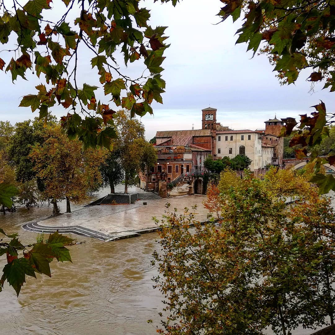 roma tevere 16 novembre 2019