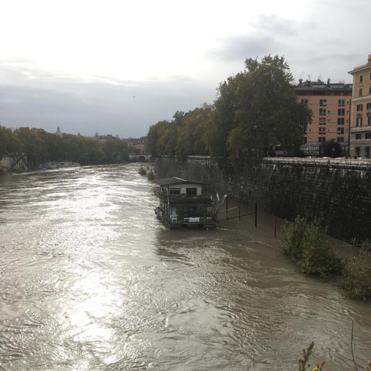 roma tevere 16 novembre 2019