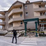 Terremoto Albania, si scava tra le macerie: il bilancio delle vittime sale a 40, anche 4 bambini [FOTO]