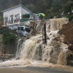 Maltempo, forti piogge in Liguria, situazione critica anche sulla Costa Azzurra: frane, rivi esondati e mareggiate. Allerta anche in Emilia Romagna e Piemonte [FOTO]