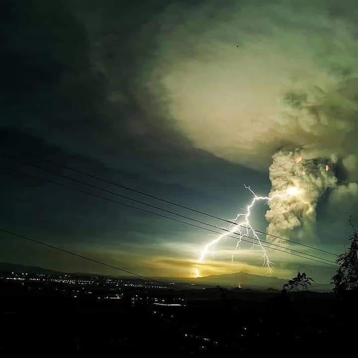 Eruzione Vulcano Taal Filippine