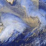 Meteo, ciclogenesi esplosiva nell’Atlantico: bassa pressione verso 935hPa, l’Europa rischia la “Tempesta del Secolo” [MAPPE]