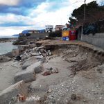 Maltempo, violentissima mareggiata-tsunami devasta la nota località balneare calabrese di Favazzina: “è tutto distrutto, nulla sarà più come prima” [FOTO e VIDEO]