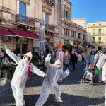 Il Coronavirus è la maschera più gettonata del Carnevale di Acireale: come esorcizzare la paura [FOTO]