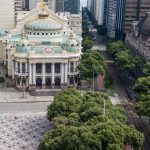 Coronavirus, Bolsonaro rifiuta il lockdown per il Brasile: “Sarebbe una rovina, siamo al riparo con clima caldo e popolazione giovane” [FOTO]