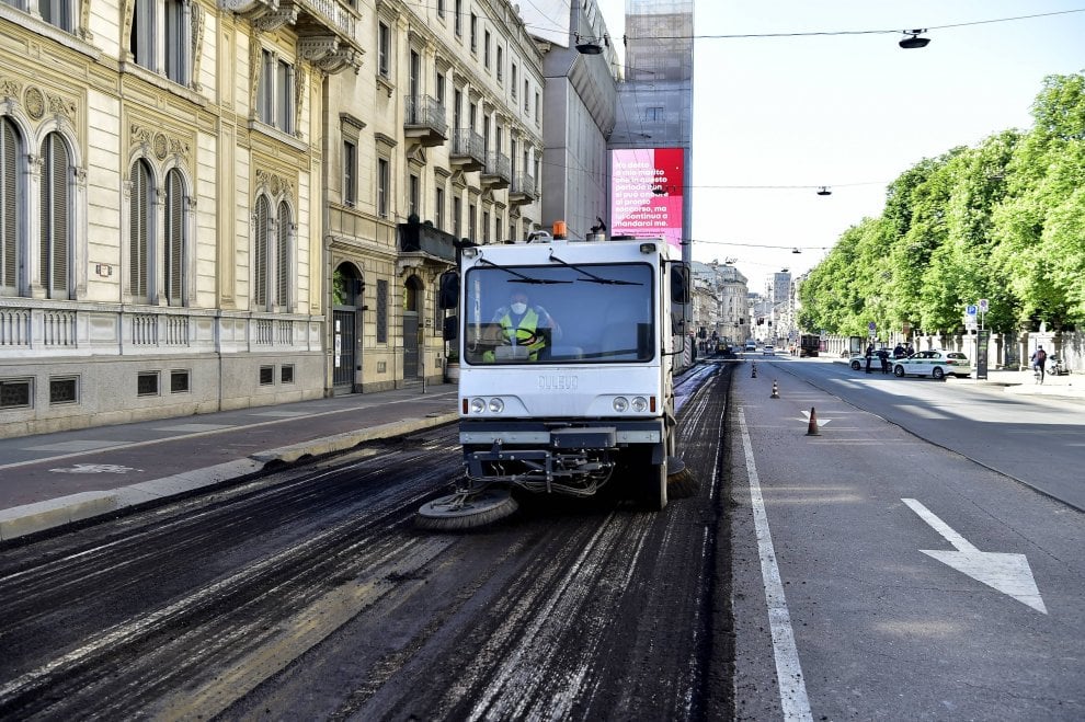 Il Coronavirus Ferma Milano Ma Riprendono I Lavori Nella Citt Deserta