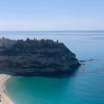 Calabria, lo straordinario spettacolo di Tropea durante il lockdown: spiagge deserte e acqua cristallina [GALLERY]